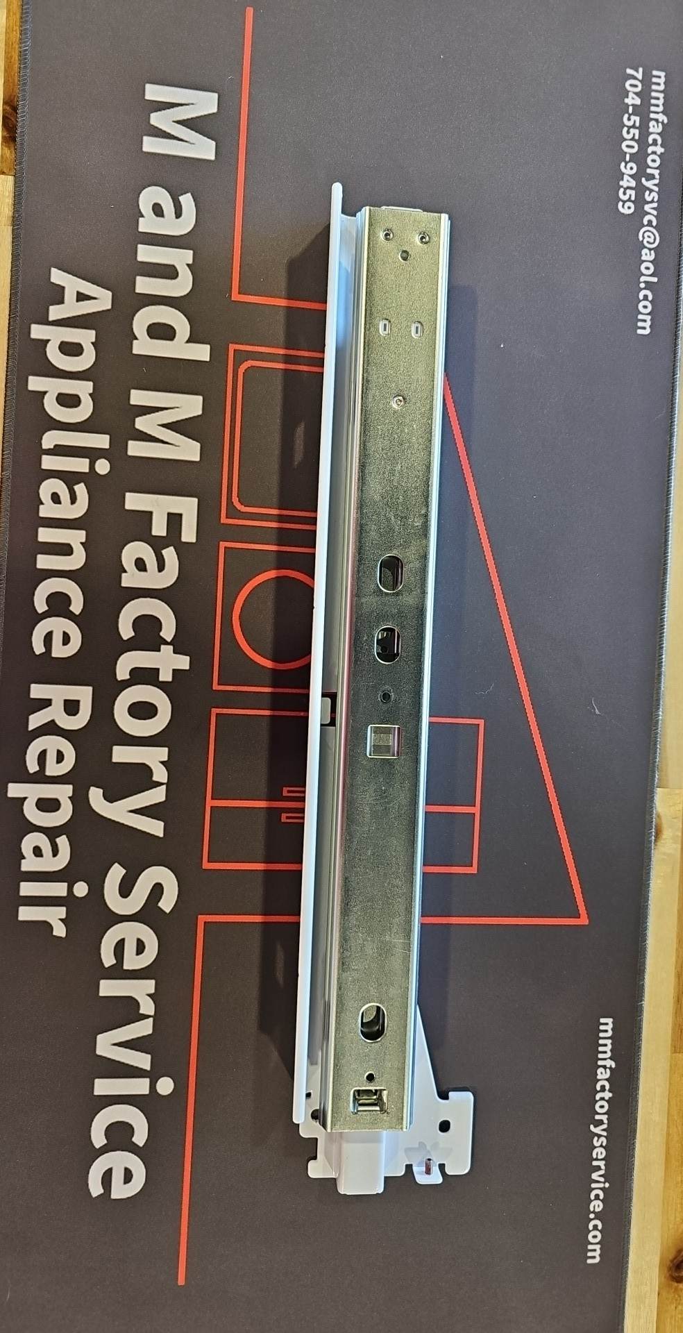 WR72X39426 - WHITE FREEZER LOWER BASKET SLIDE AND BRACKET RIGHT